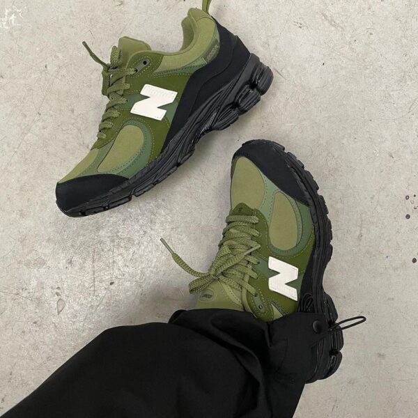 NEW BALANCE 2002r “MOSS GREEN”