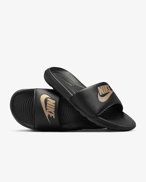 NIKE VICTORI ONE SLIDES