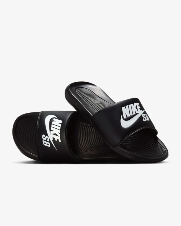 NIKE VICTORI ONE SLIDES