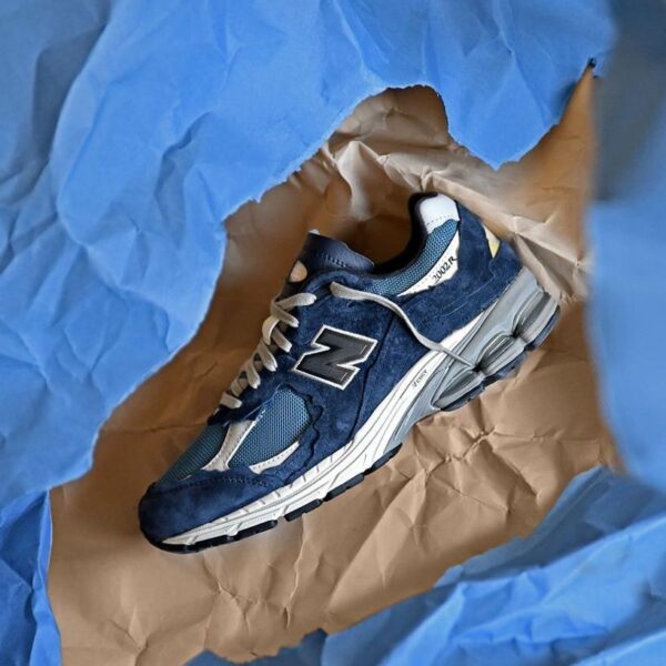 NEW BALANCE 2002R DARK NAVY
