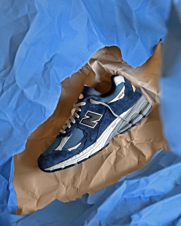 NEW BALANCE 2002R DARK NAVY