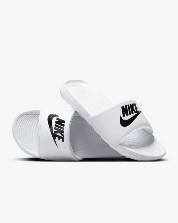 NIKE VICTORI ONE SLIDES