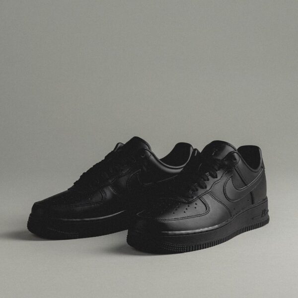 NIKE AIR FORCE 1 BLACK
