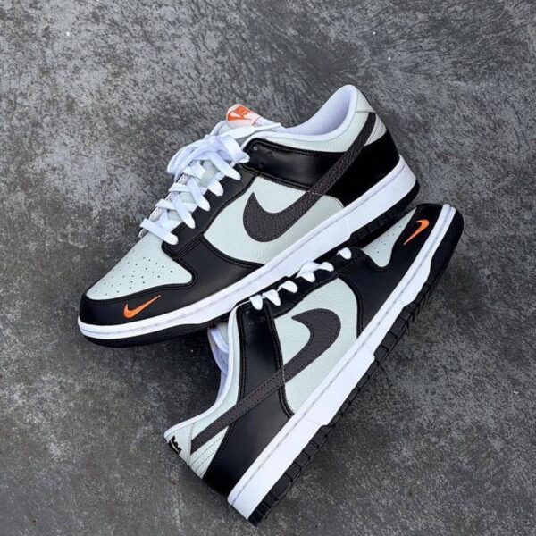 NIKE DUNK LOW