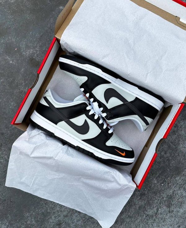 NIKE DUNK LOW