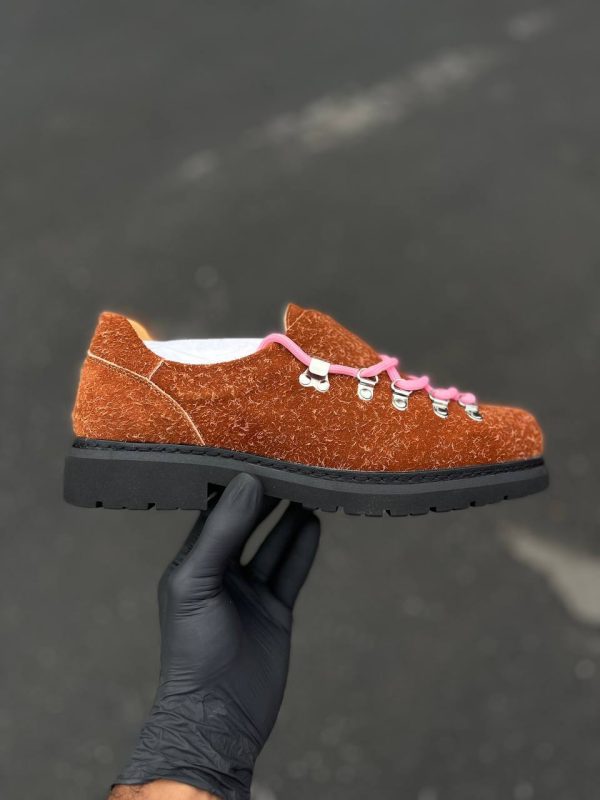 The CIRCLE CAGE Mountain Derby Shoe