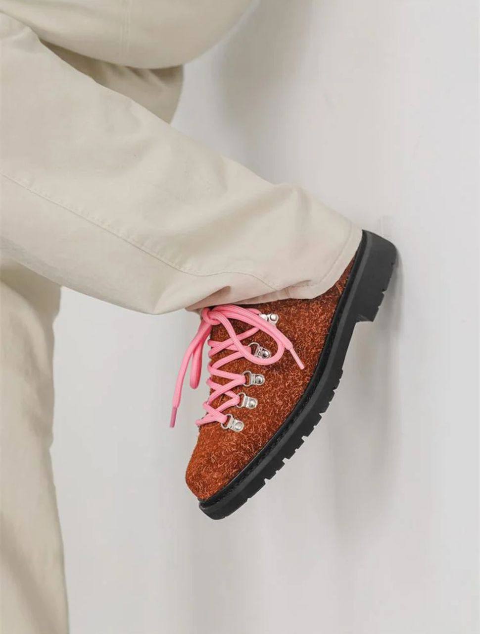 The CIRCLE CAGE Mountain Derby Shoe
