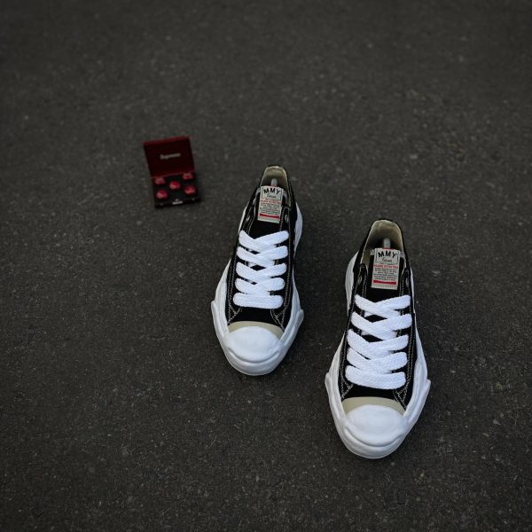 The Maison Mihara Yasuhiro Hank OG Sole Canvas Low Black
