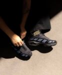 L NIKE AIRMAX SNDR '99 Triple Black / Silverstone