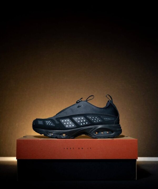 L NIKE AIRMAX SNDR '99 Triple Black / Silverstone