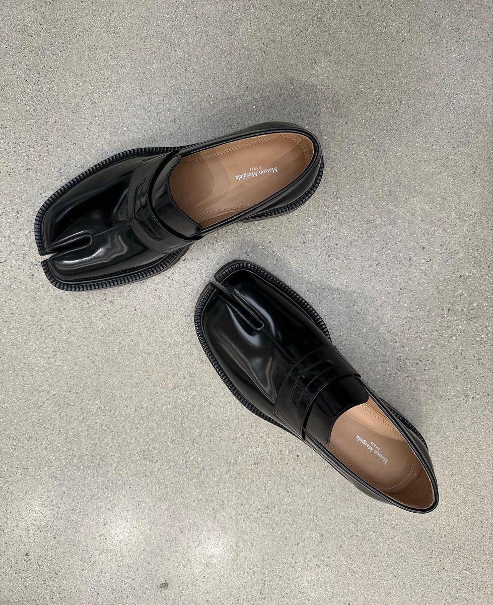 MAISON MARGIELA Tabi leather loafers