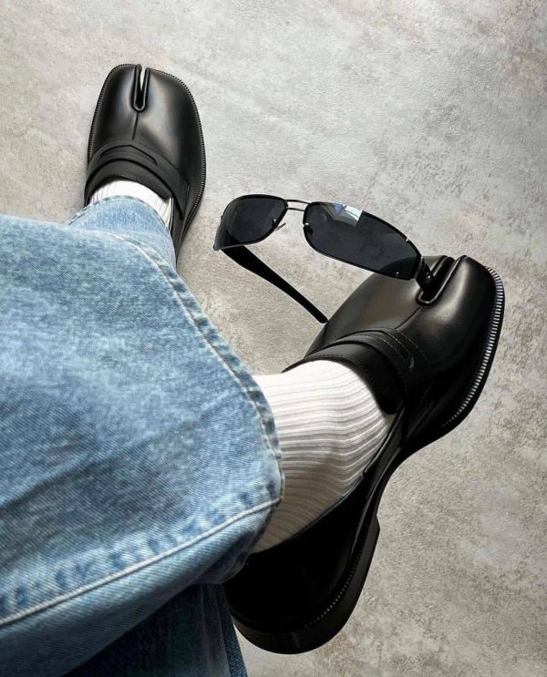 MAISON MARGIELA Tabi leather loafers