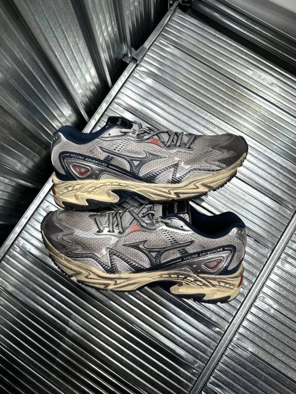 Mizuno Adventure Silver Navy