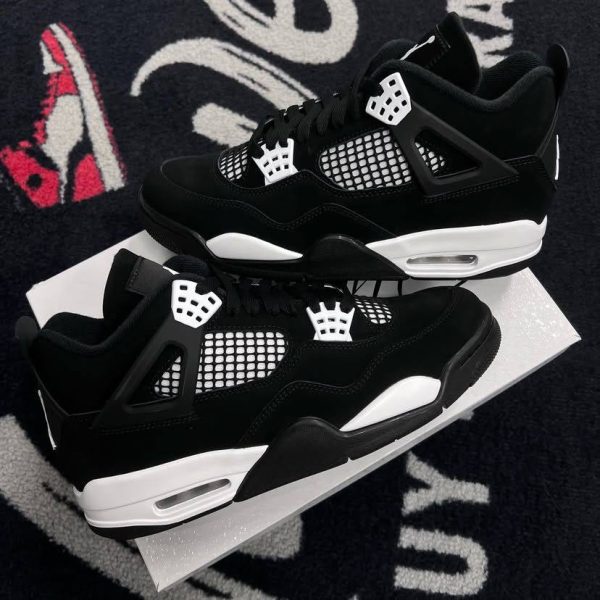 AIR JORDAN IV RETRO WHITE THUNDER
