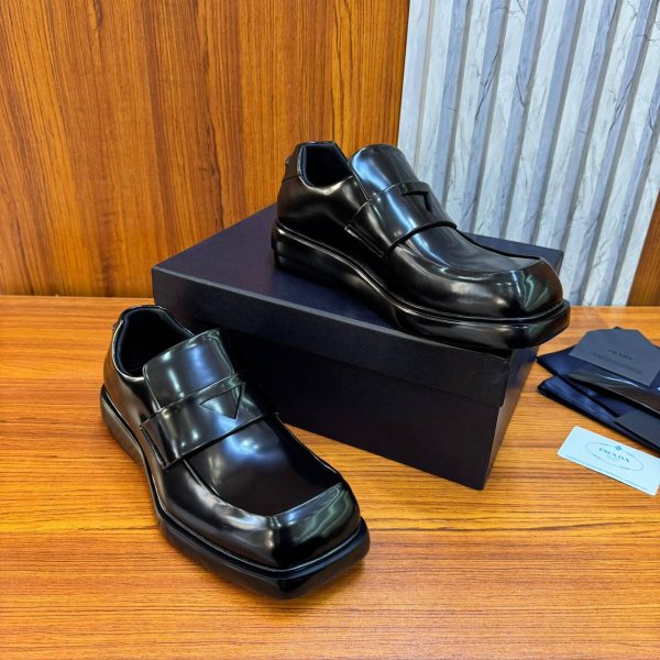 PRADA LEATHER LOAFFRS