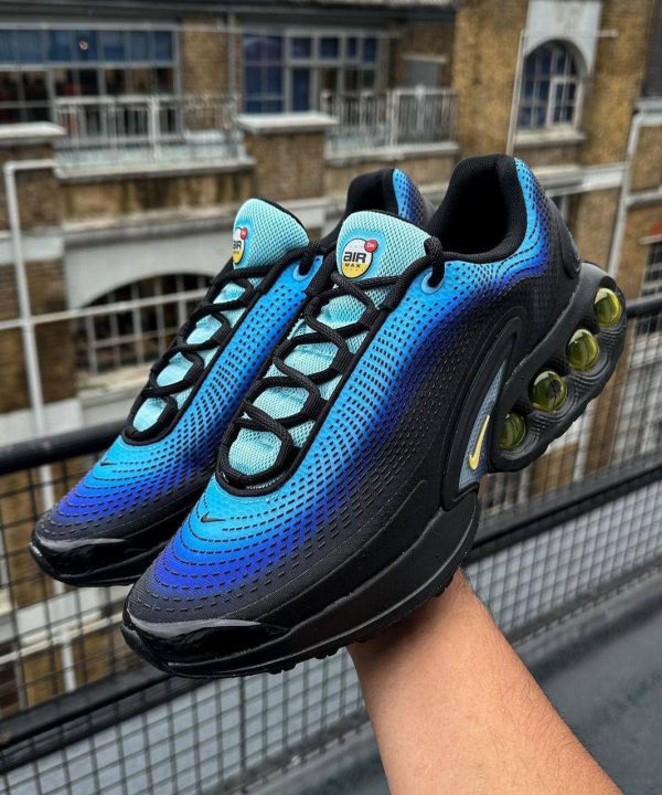 THE Nike Air Max Hyper Blue