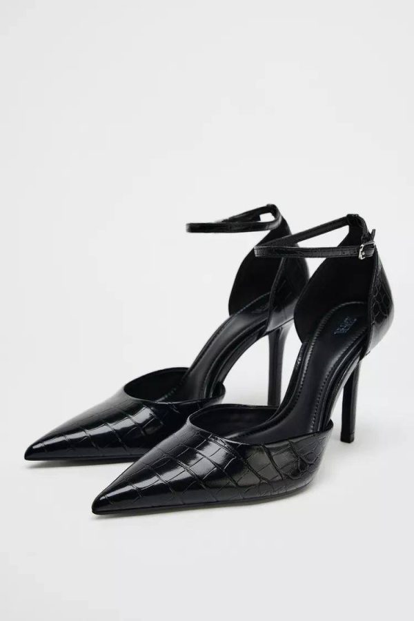 HEELED SHOE WITH ANKLE STRAP
