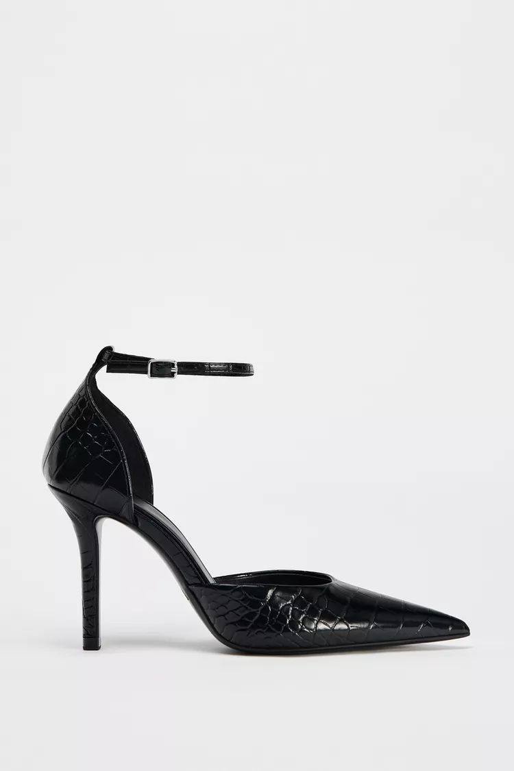 HEELED SHOE WITH ANKLE STRAP