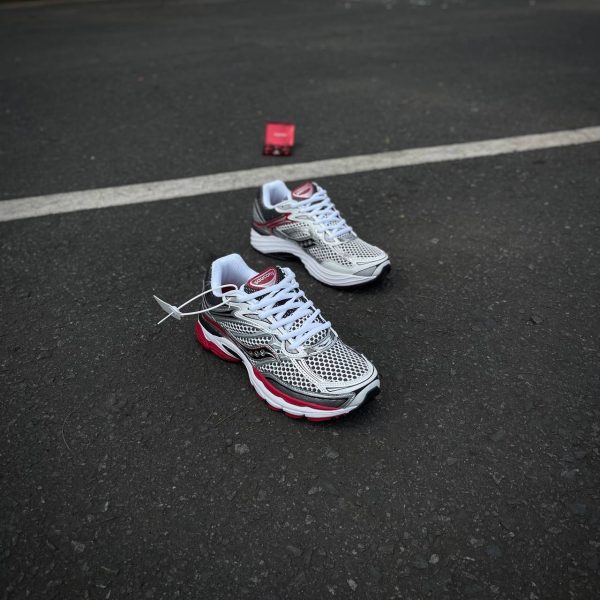 SAUCONY PRO GRID OMNI 9