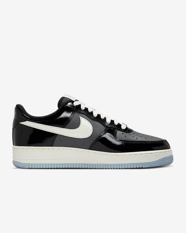 NIKE AIRFORCE 107