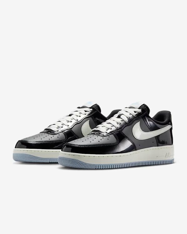 NIKE AIRFORCE 107