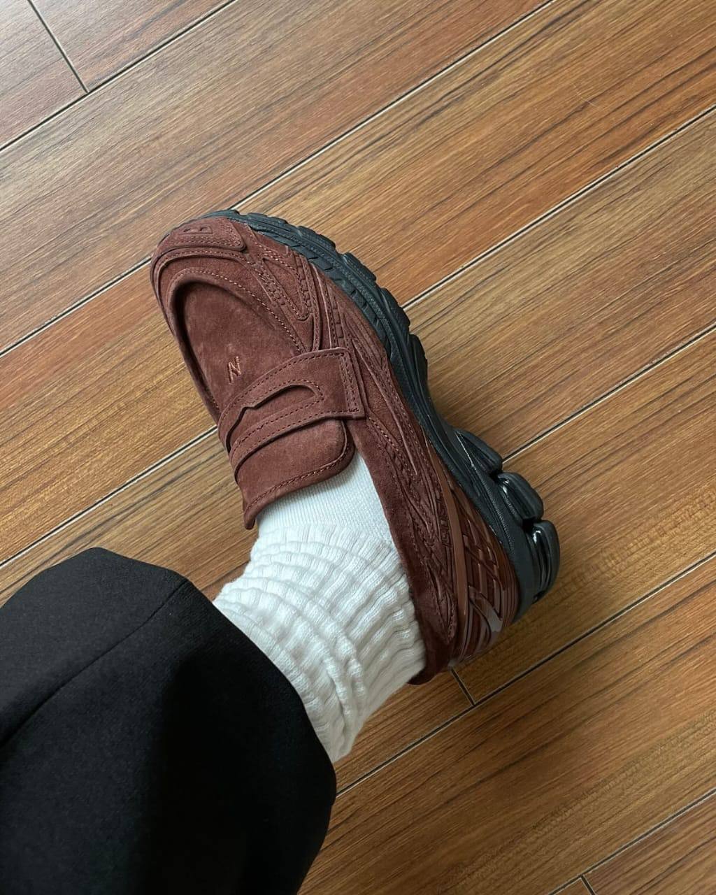 NEW BALANCE 1906L