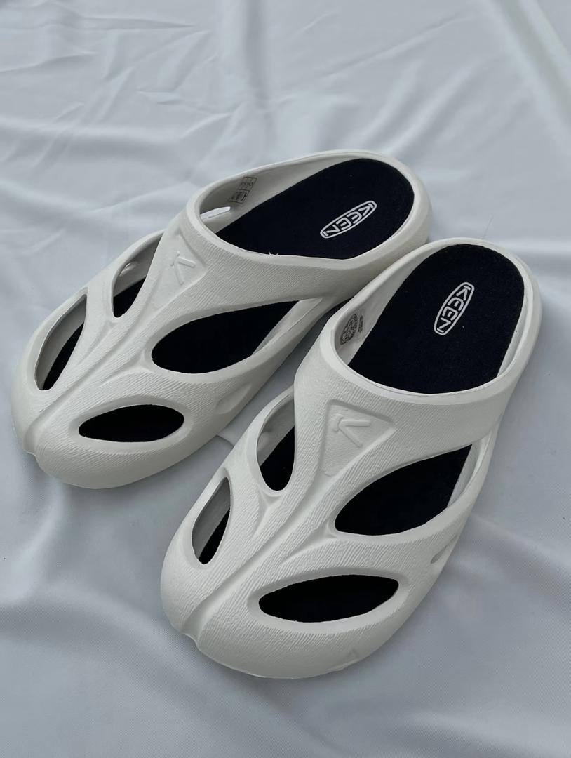 The keen shanti clogs