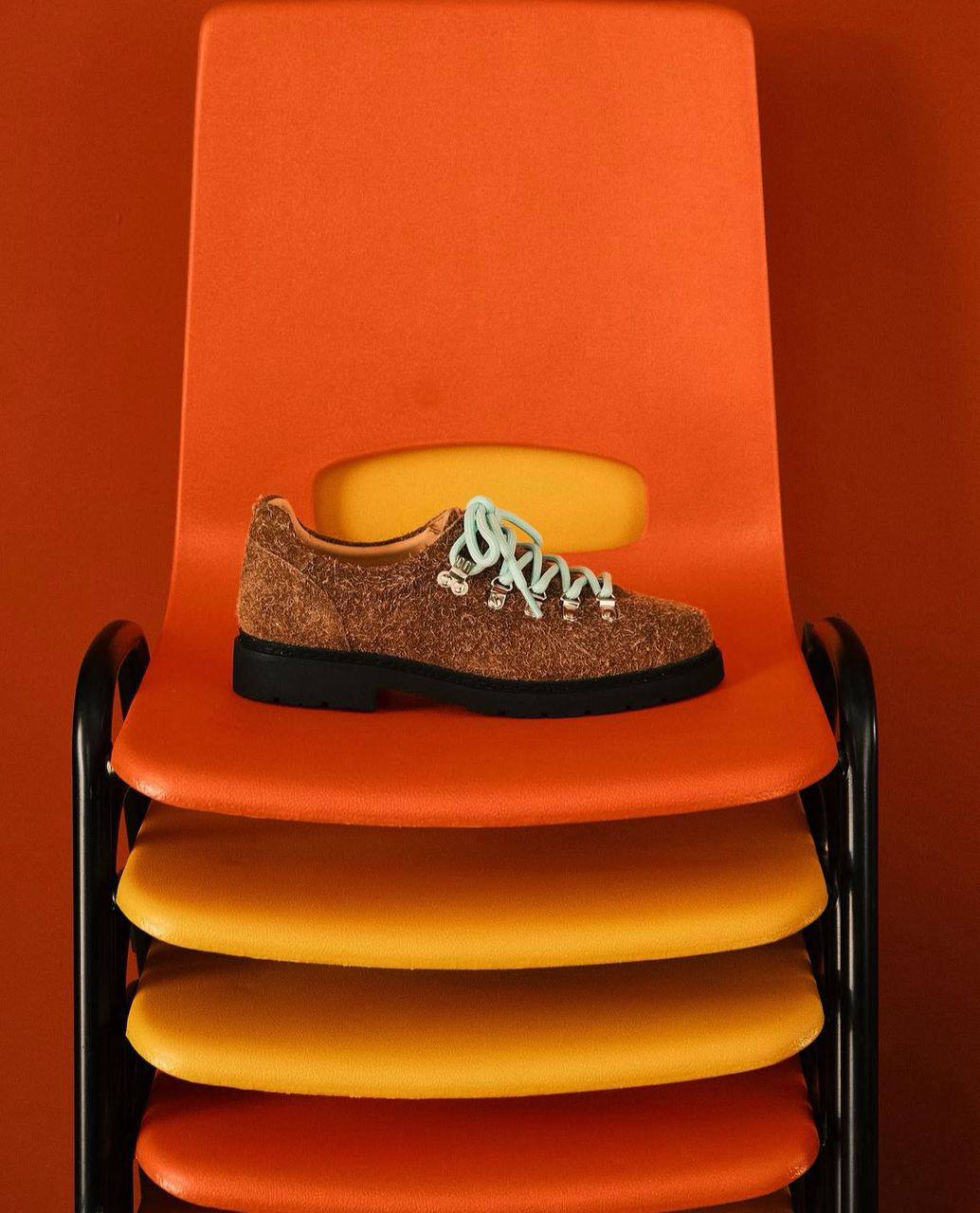 The CIRCLE CAGE Mountain Derby Shoe