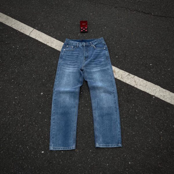 Relaxed Straight Jeans