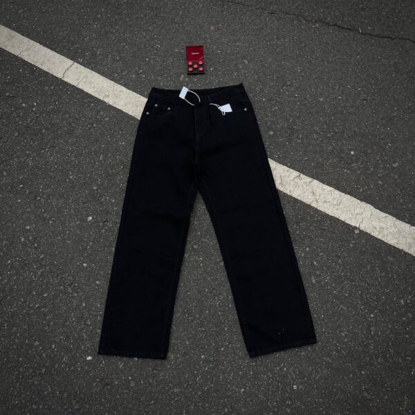Relaxed Straight Jeans