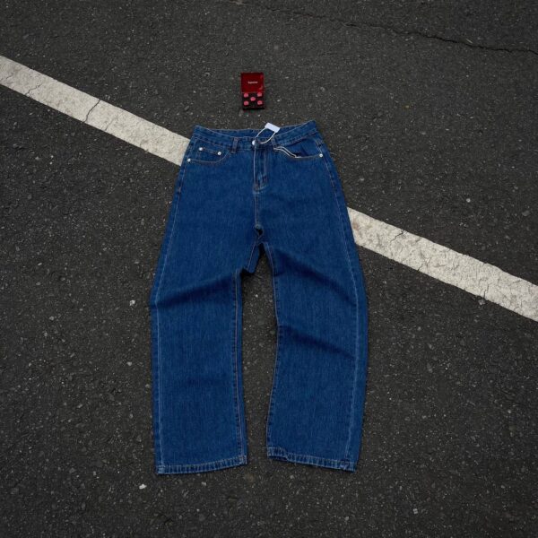 Relaxed Straight Jeans
