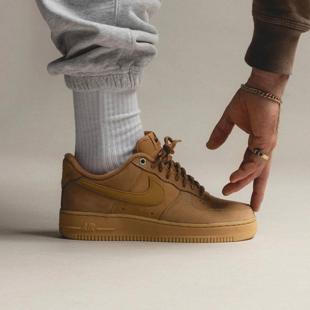 THE NIKE AIR FORCE 1 LOW '07 WB FLAX