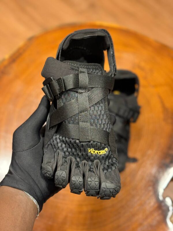 VIBRAMS FIVE FINGERS  BREEZANDAL  BY SUICOKE