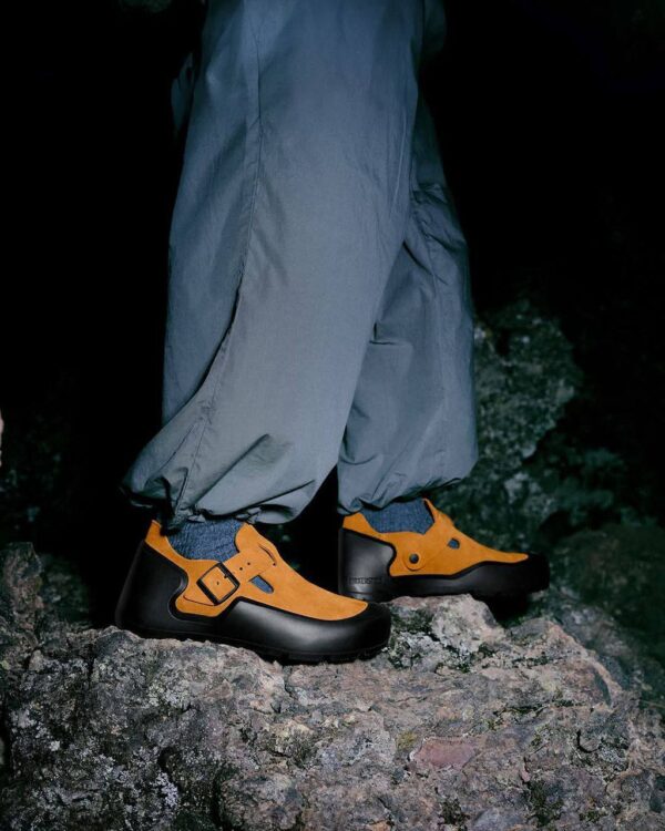 THE  BIRKENSTOCK REYKJAVIK NUBUCK LEATHER IN ANTIQUE  WHITE  AND PREMIUM  FINISH