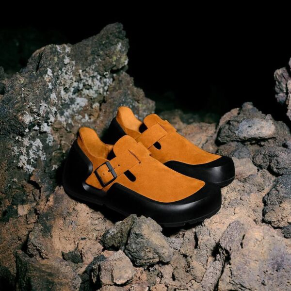 THE  BIRKENSTOCK REYKJAVIK NUBUCK LEATHER IN ANTIQUE  WHITE  AND PREMIUM  FINISH