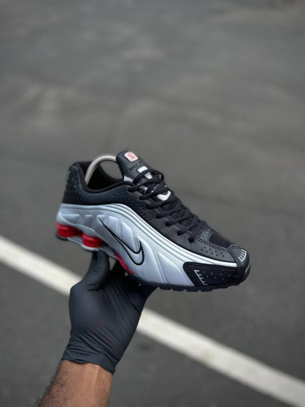 Nike Shox R4 "Black Metallic Silver