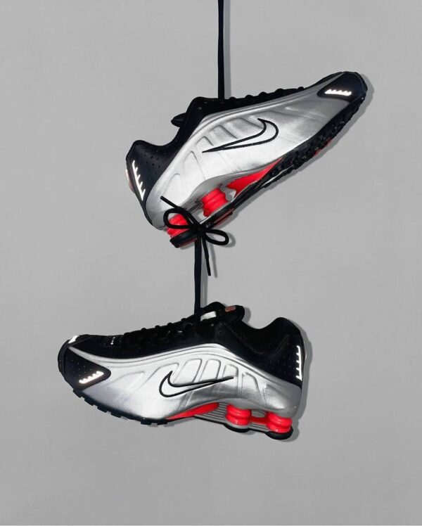 Nike Shox R4 "Black Metallic Silver