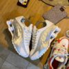NIKE SHOX R4 “ WHITE METALLIC SILVER”