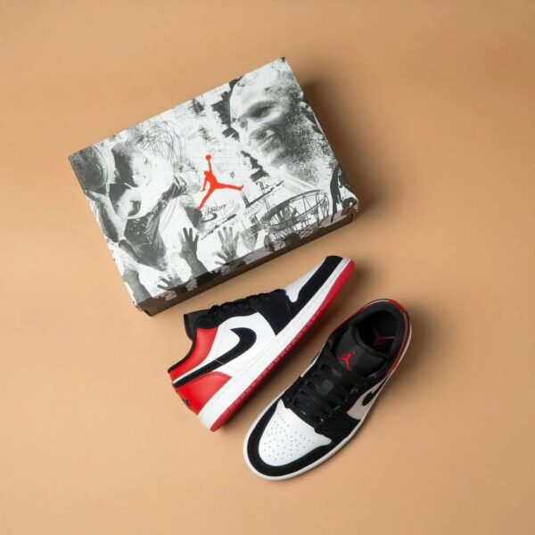 AIR JORDAN 1 LOW SE “BLACK TOE 2025”