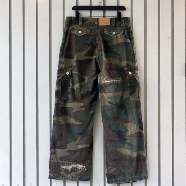 RIPPED CAMOUFLAGE JEANS