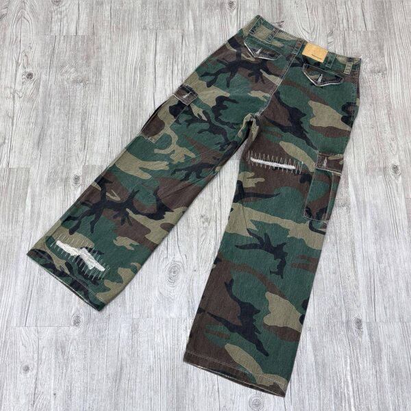 5868388132527475670 RIPPED CAMOUFLAGE JEANS