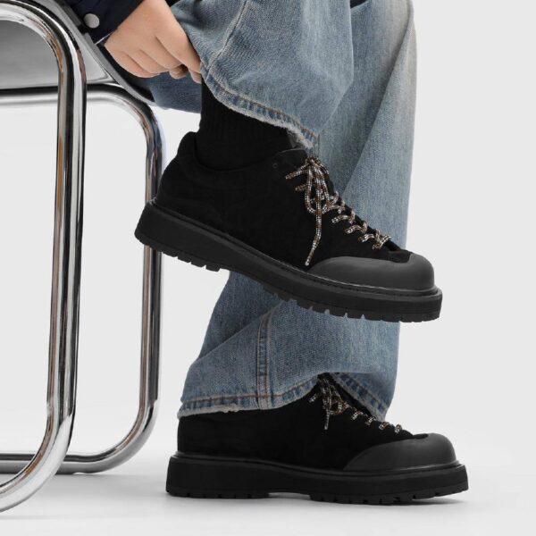 SUEDE HIKING BOOTS IN BLACK