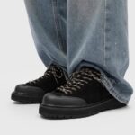 SUEDE HIKING BOOTS IN BLACK