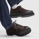 SUEDE HIKING BOOTS IN BROWN