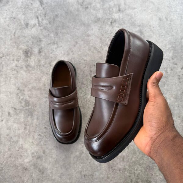 CLASSIC  LOAFERS