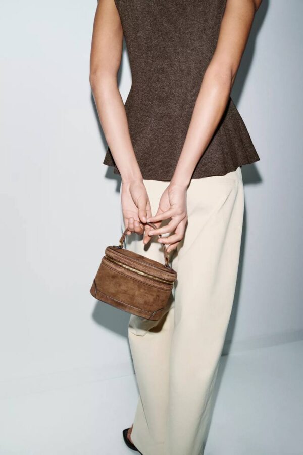 5793883897484479618 RIGID LEATHER HAND BAG