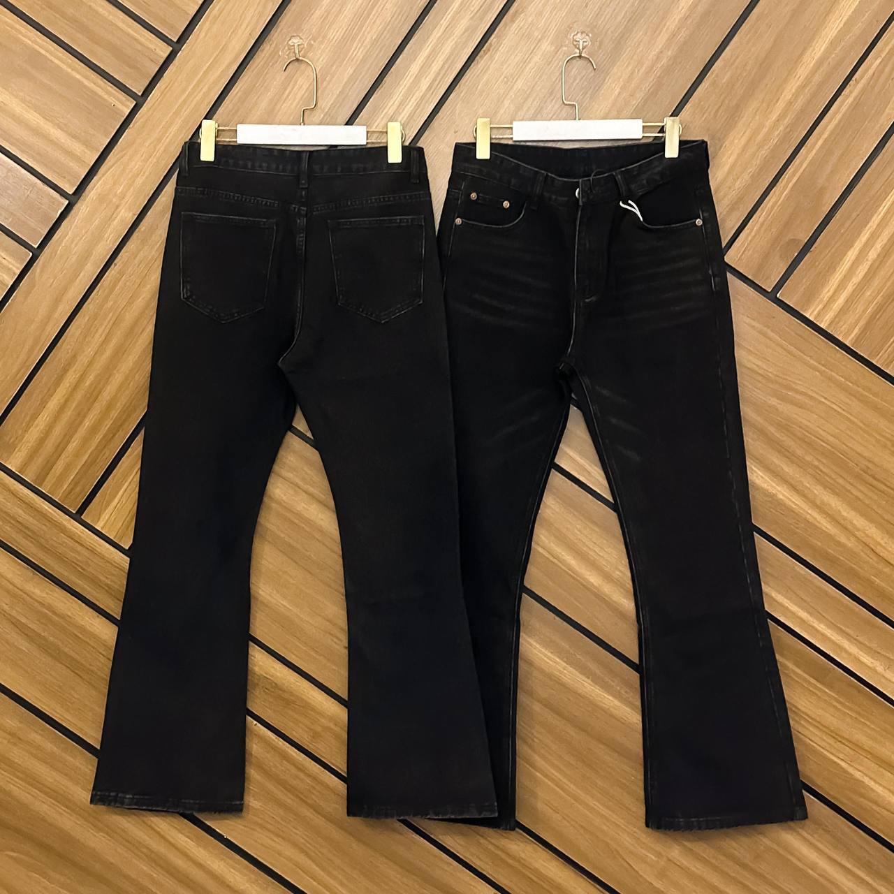 PLAIN DENIM FLARE JEANS