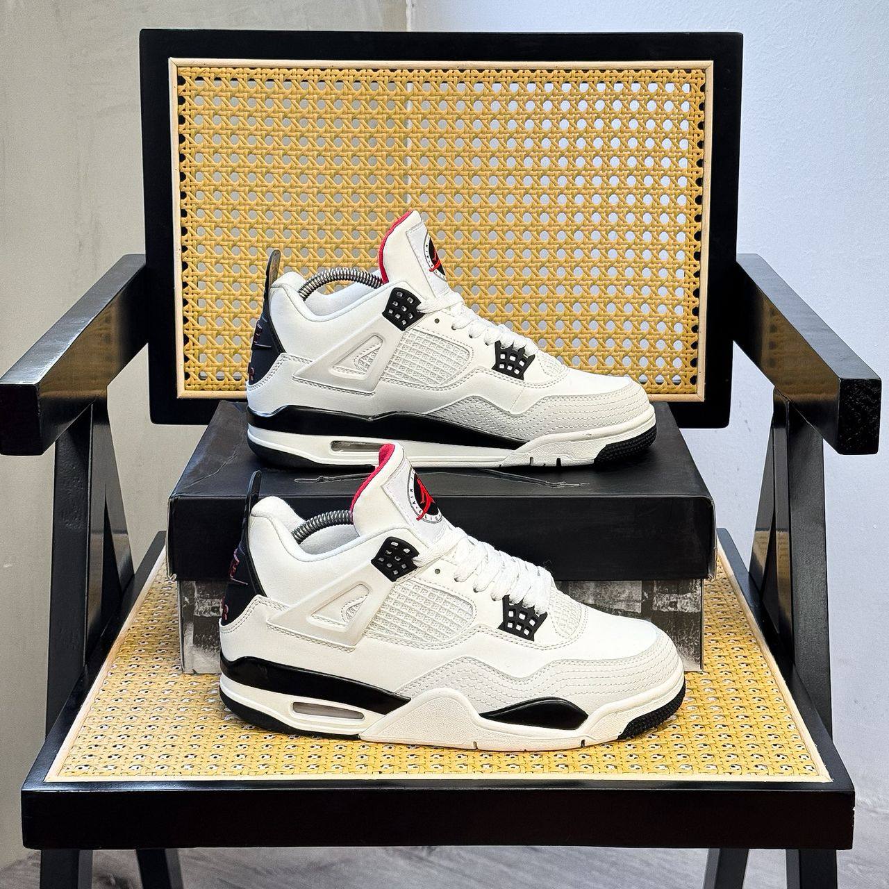 AIR JORDAN 4 RETRO FLIGHT CLUB