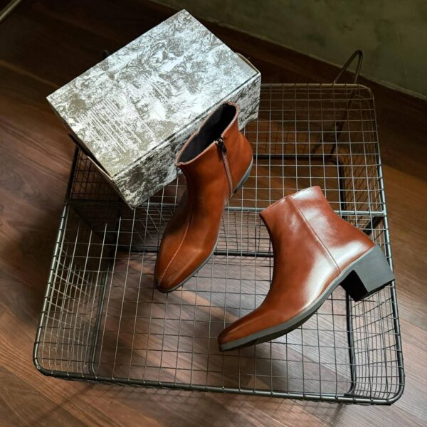 THE HEELED LEATHER LINED ANKLE BOOT