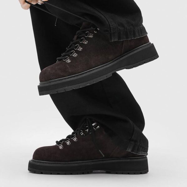HIKING BOOTS